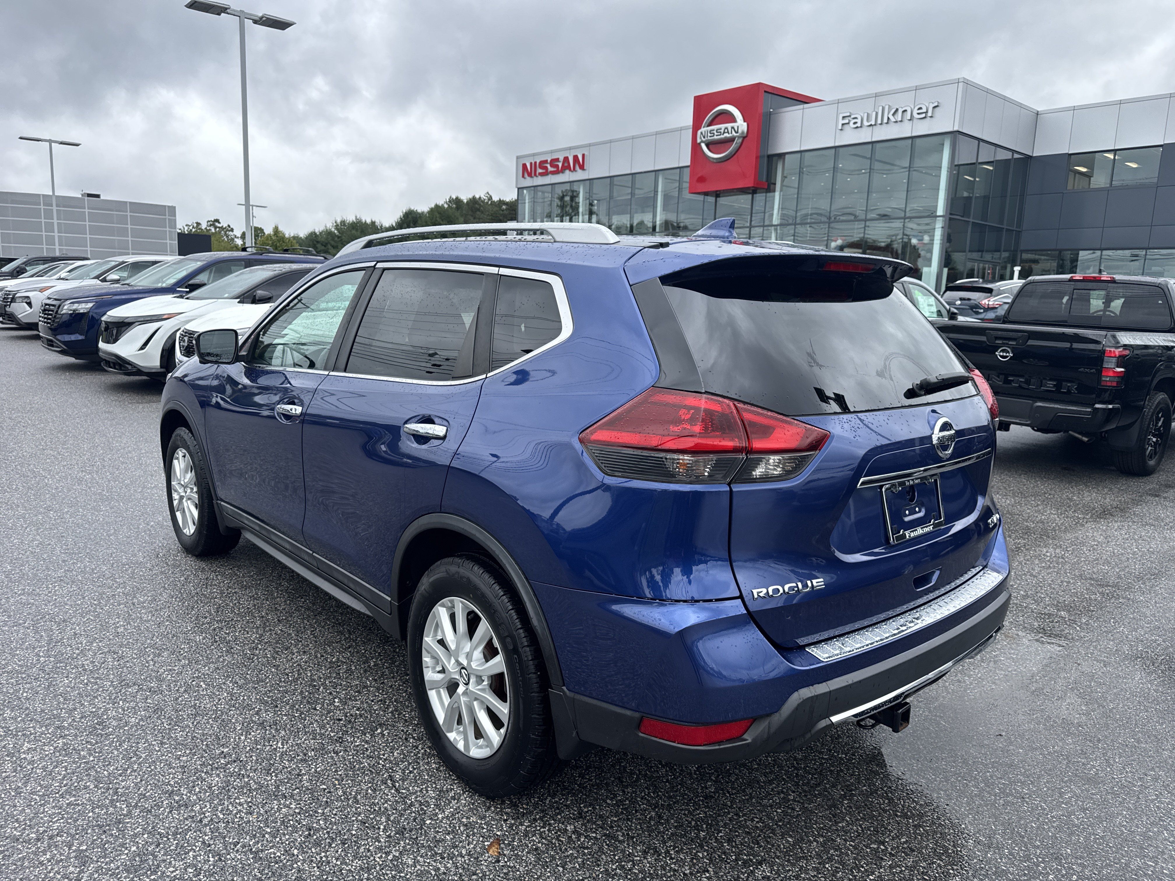 Used 2018 Nissan Rogue SV w/ Premium Package AWD/4WD image 23