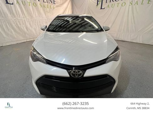 Used 2018 Toyota Corolla LE FWD image 2