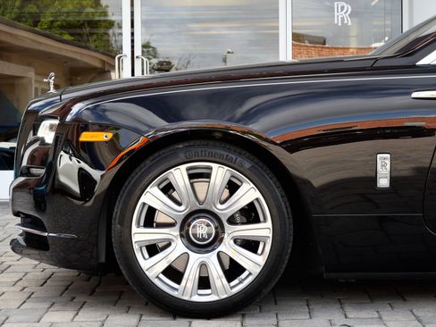 Used 2017 Rolls-Royce Dawn RWD image 12
