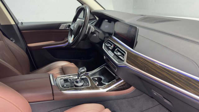 Used 2020 BMW X7 xDrive40i w/ Premium Package AWD/4WD image 13