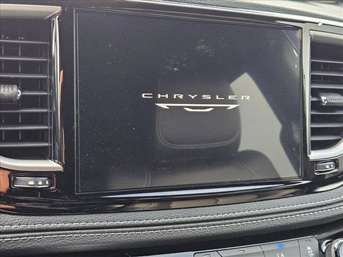 New 2027 Chrysler Pacifica Select FWD image 12