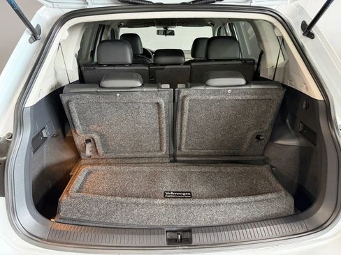 Used 2018 Volkswagen Tiguan SE image 15