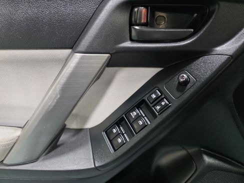 Used 2015 Subaru Forester 2.5i Premium image 18