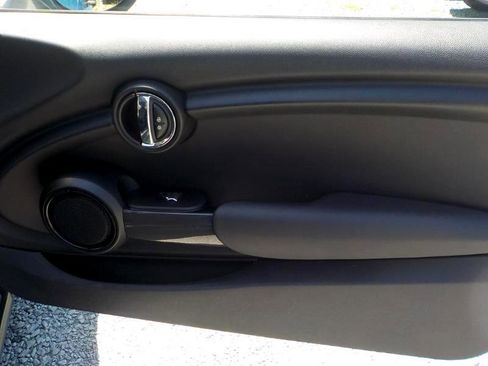 Used 2016 MINI Cooper 2-Door Hardtop image 22