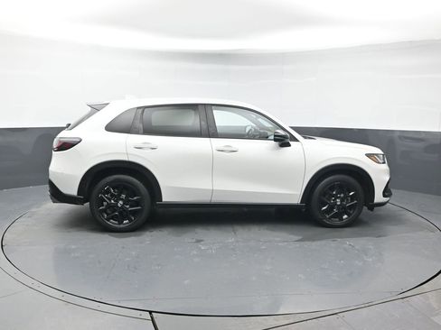 Certified 2023 Honda HR-V Sport image 8