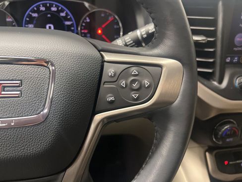 Used 2020 GMC Acadia Denali image 17