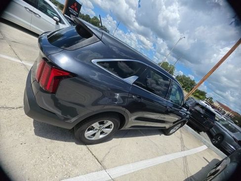 Used 2021 Kia Sorento LX FWD image 24
