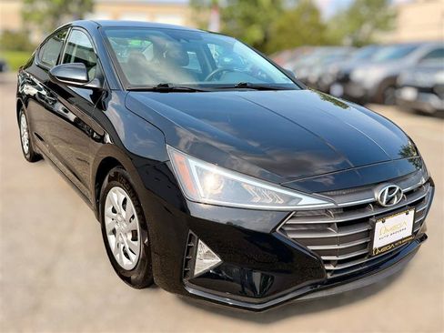 Used 2020 Hyundai Elantra SE FWD image 3
