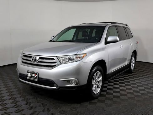 Used 2011 Toyota Highlander SE image 3