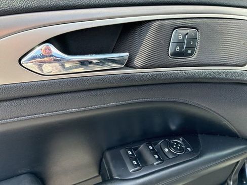 Used 2017 Lincoln MKZ Premiere FWD image 16