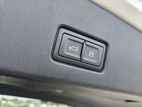 Used 2023 Audi Q4 e-tron Premium Plus w/ Premium Plus image 18