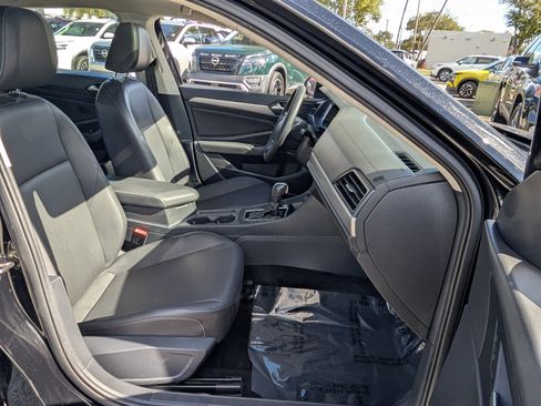 Used 2020 Volkswagen Jetta SE w/ SE Cold Weather Package image 14