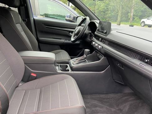 Used 2025 Honda CR-V Sport image 25