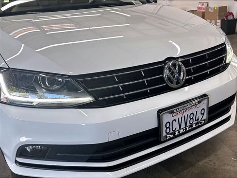 Used 2018 Volkswagen Jetta SEL FWD image 35