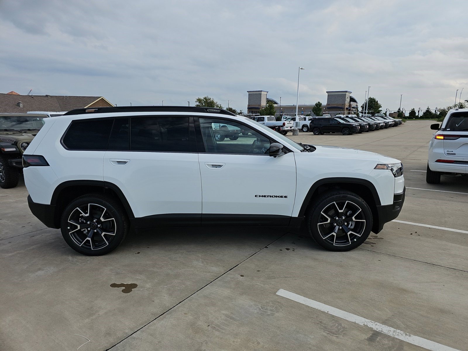 New 2026 Jeep Cherokee Overland w/ Advanced Pro Tech Group AWD/4WD image 7