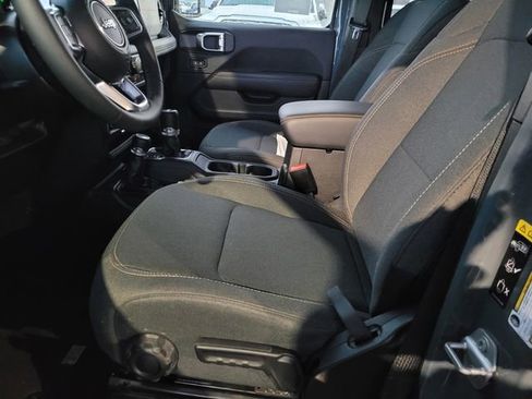 Certified 2025 Jeep Wrangler Unlimited Sahara w/ Safety Group image 16