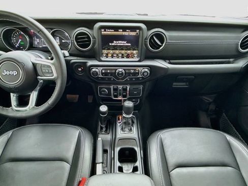 Used 2022 Jeep Wrangler Unlimited Sahara w/ Cold Weather Group AWD/4WD image 20