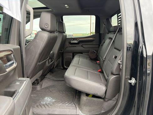 Used 2024 Chevrolet Silverado 1500 LT Trail Boss w/ LT Trail Boss Premium Package AWD/4WD image 28