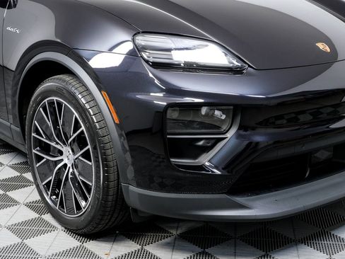 New 2026 Porsche Macan Electric image 32