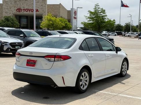 Used 2026 Toyota Corolla LE FWD image 5