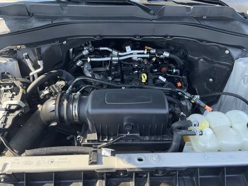 Used 2023 Ford Explorer XLT w/ Equipment Group 202A AWD/4WD image 12