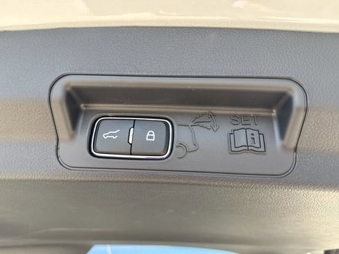 New 2026 Ford Explorer Active RWD image 28