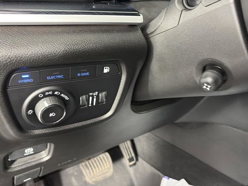 Used 2023 Jeep Grand Cherokee Trailhawk w/ Advanced Protech Group II AWD/4WD image 30
