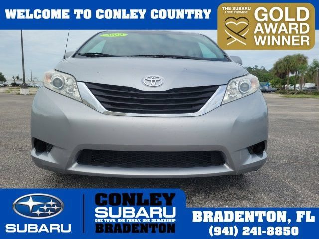 Used 2014 Toyota Sienna LE FWD image 3