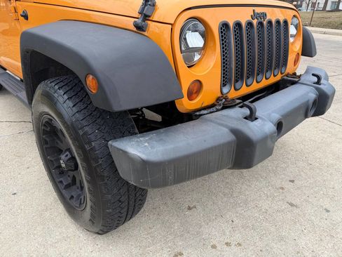 Used 2012 Jeep Wrangler Unlimited Sahara w/ Dual Top Group image 13