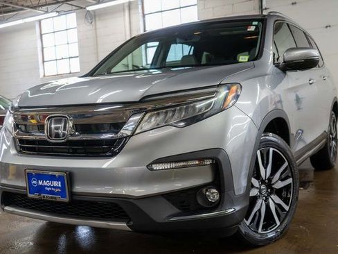 Used 2020 Honda Pilot Touring image 1