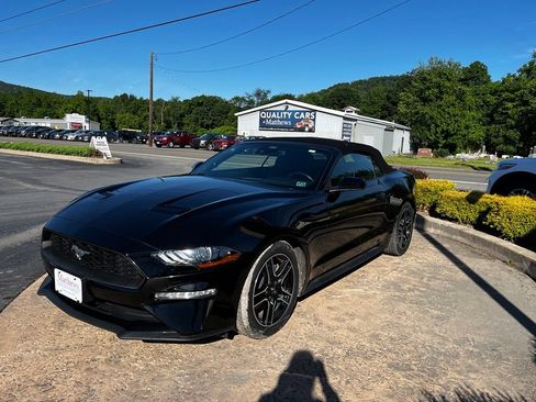 Used 2022 Ford Mustang Premium RWD image 3