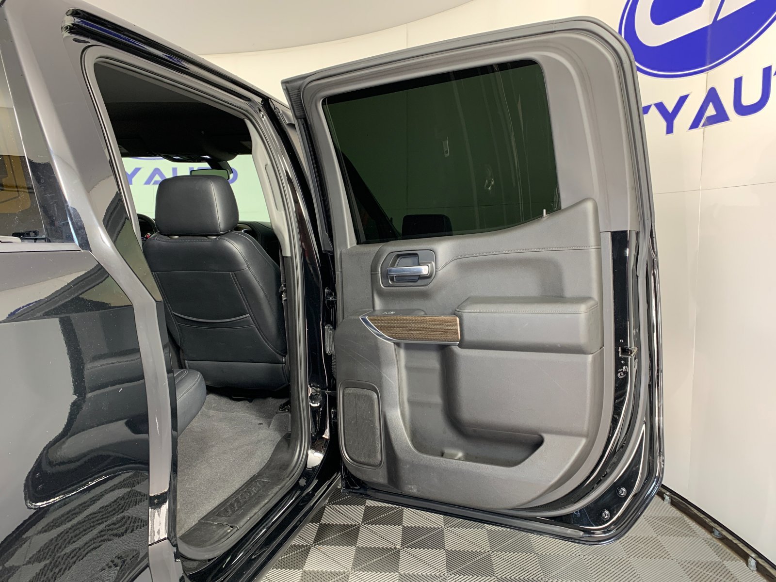 Used 2019 Chevrolet Silverado 1500 RST AWD/4WD image 34