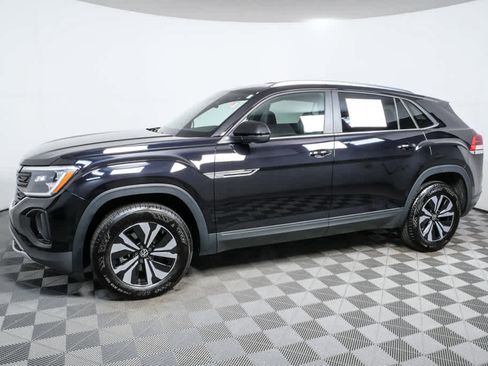 Certified 2025 Volkswagen Atlas Cross Sport SE FWD image 26