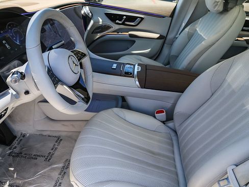 Used 2023 Mercedes-Benz EQS 580 4MATIC Sedan image 17