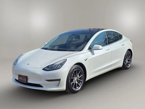 Used 2020 Tesla Model 3 Standard Range Plus image 1