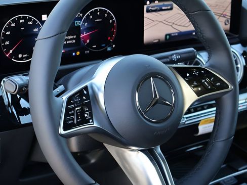 New 2026 Mercedes-Benz GLA 250 4MATIC image 18