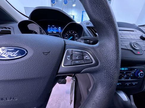 Used 2017 Ford Escape SE FWD image 21