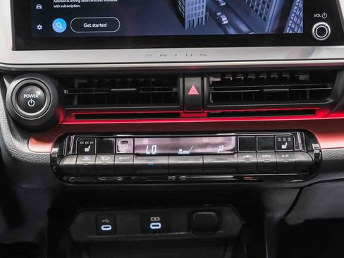 Used 2024 Toyota Prius Prime FWD image 18