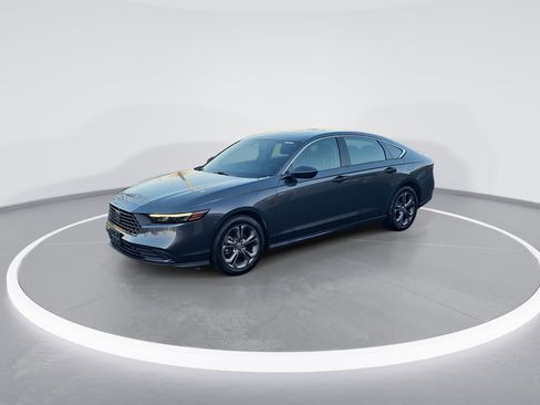 Used 2023 Honda Accord EX image 7