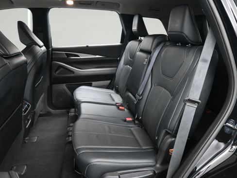 Used 2023 INFINITI QX60 Luxe w/ Cargo Package FWD image 11