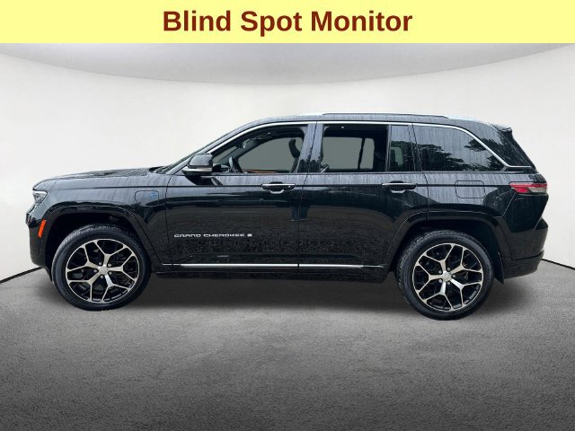 Used 2022 Jeep Grand Cherokee Summit AWD/4WD image 6