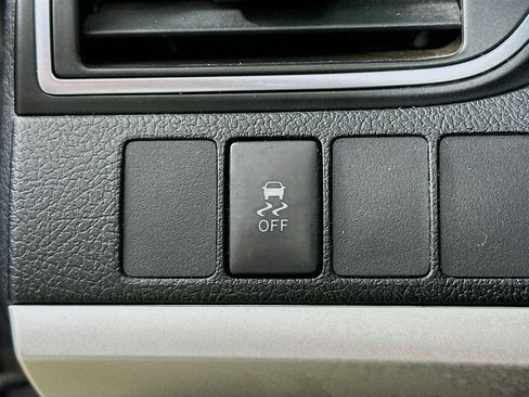 Used 2017 Toyota Camry SE FWD image 12