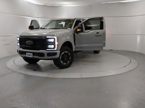 New 2025 Ford F250 Lariat w/ Lariat Ultimate Package image 12