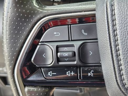Used 2022 Toyota Tundra SR5 w/ SR5 Convenience Package AWD/4WD image 20