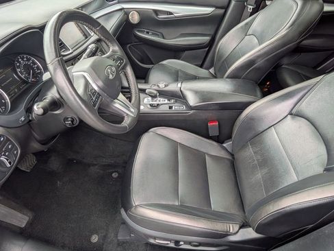 Used 2019 INFINITI QX50 Essential w/ Premium Heat Package AWD/4WD image 10