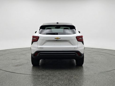 Used 2025 Chevrolet Trax LT w/ LT Convenience Package FWD image 7