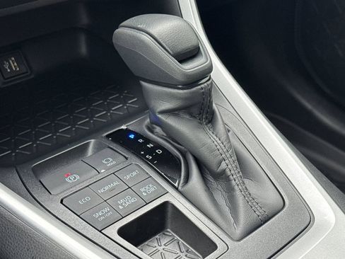 New 2025 Toyota RAV4 LE image 18