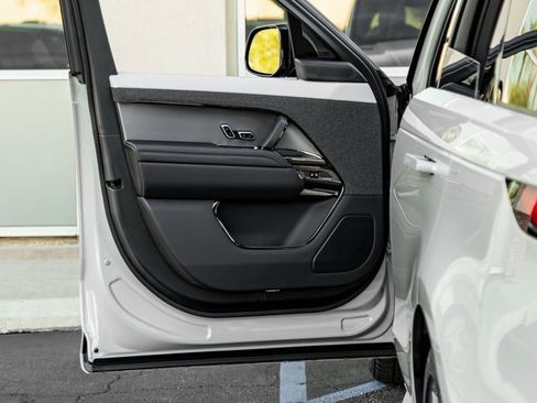 Used 2024 Land Rover Range Rover Sport Dynamic SE image 12