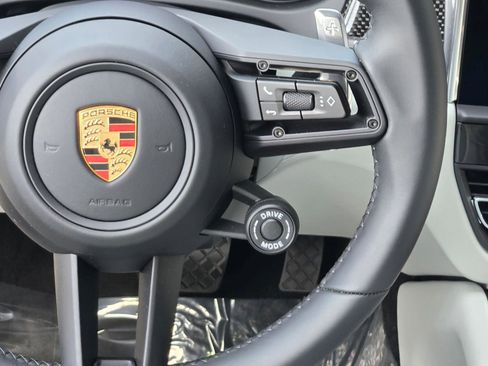 Used 2026 Porsche Macan GTS AWD/4WD image 19