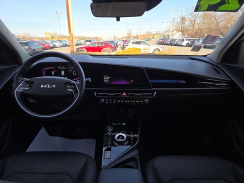 Used 2024 Kia Niro EX w/ EX Cold Weather Package image 14